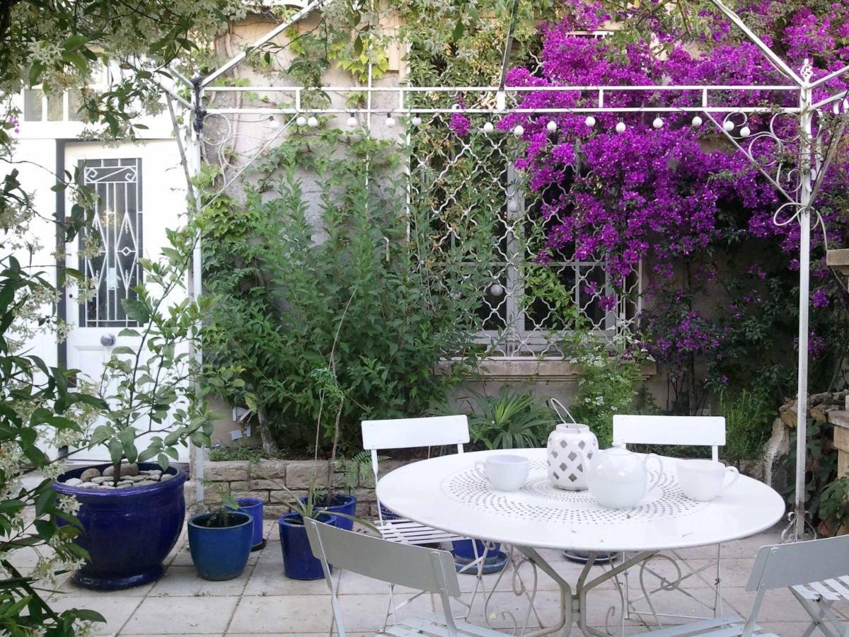 Les Petits Poissons Bed and Breakfast Αβινιόν Εξωτερικό φωτογραφία