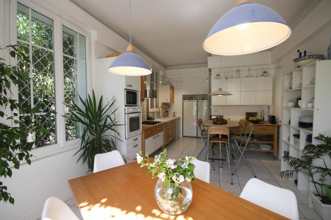 Les Petits Poissons Bed and Breakfast Αβινιόν Εξωτερικό φωτογραφία