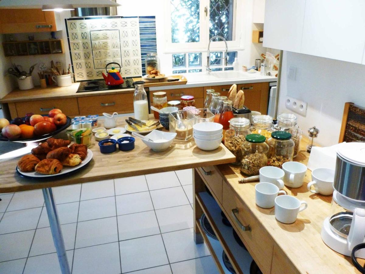 Les Petits Poissons Bed and Breakfast Αβινιόν Εξωτερικό φωτογραφία
