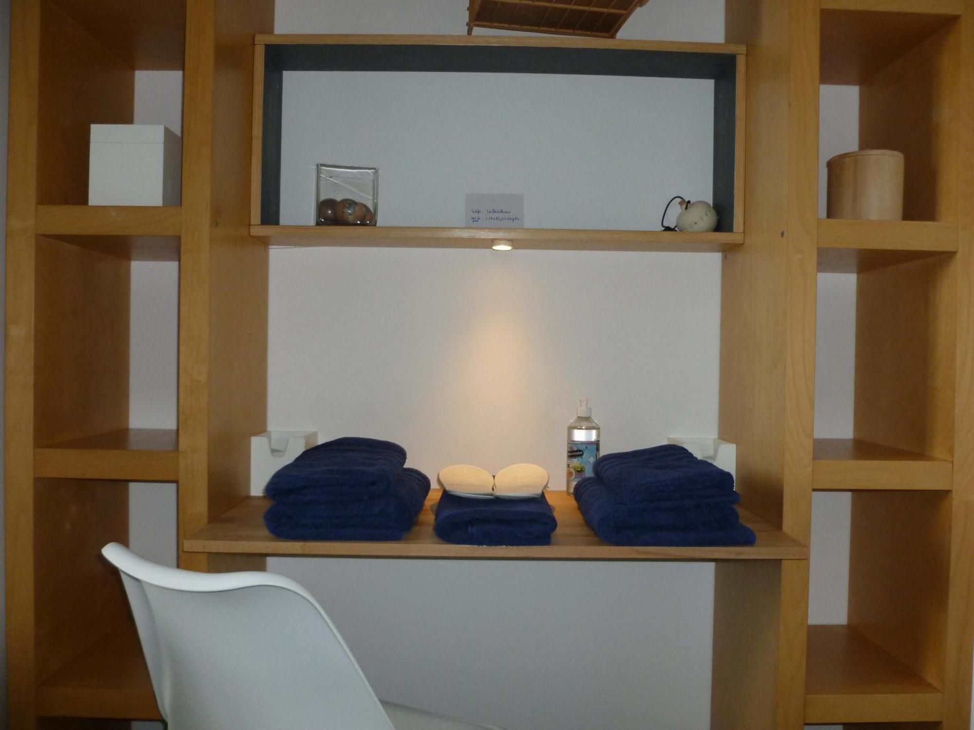 Les Petits Poissons Bed and Breakfast Αβινιόν Δωμάτιο φωτογραφία